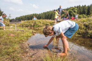 Program landartu myslí i na rodiny s dětmi (foto Petr Mikšíček)