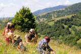 Dobrovolnické projekty na Ukrajině – jako je značení turistických tras v terénu – náleží k nejvýznamnějším brontosauřím aktivitám (foto Hnutí Brontosaurus)