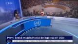 Zuzana Vuová v televizním studiu (snímek z obrazovky veřejnoprávní televize)